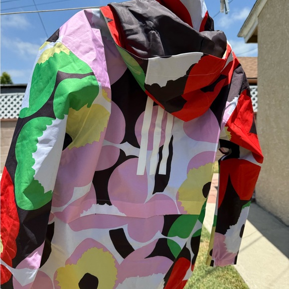 Adidas Marimekko windbreaker, never worn. Features removable hood. Size S - Picture 6 of 6